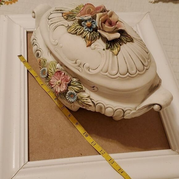 Vintage Capodimonte soup tureen - Picture 9 of 16